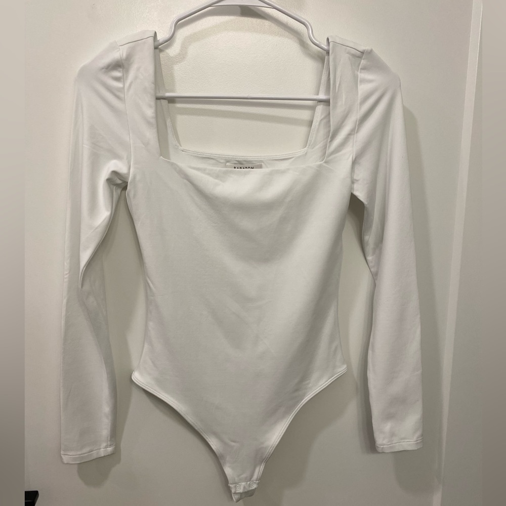 Aritzia Bavarian Brand White Long Sleeve Bodysuit. Size S.